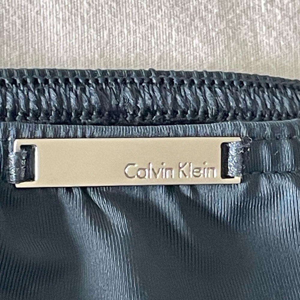 Calvin Klein 2 piece swimwear - Picture 4 of 8
